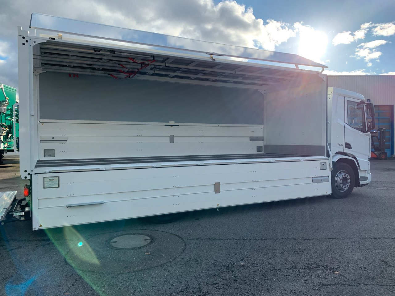 DAF FA XD 370 zikun Swing-Board-Aufbau - Joogiveok: pilt 4 DAF FA XD 370 zikun Swing-Board-Aufbau - Joogiveok: pilt 4