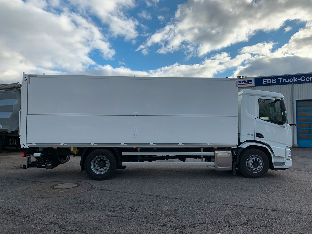 DAF FA XD 370 zikun Swing-Board-Aufbau - Joogiveok: pilt 3 DAF FA XD 370 zikun Swing-Board-Aufbau - Joogiveok: pilt 3