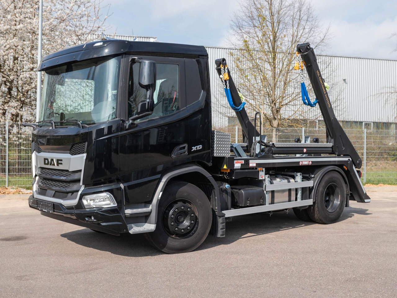 DAF FA XD 410 VDL Absetzkipper DAF FA XD 410 VDL Absetzkipper - Nöörtõstukiga veoauto: pilt 3 DAF FA XD 410 VDL Absetzkipper DAF FA XD 410 VDL Absetzkipper - Nöörtõstukiga veoauto: pilt 3