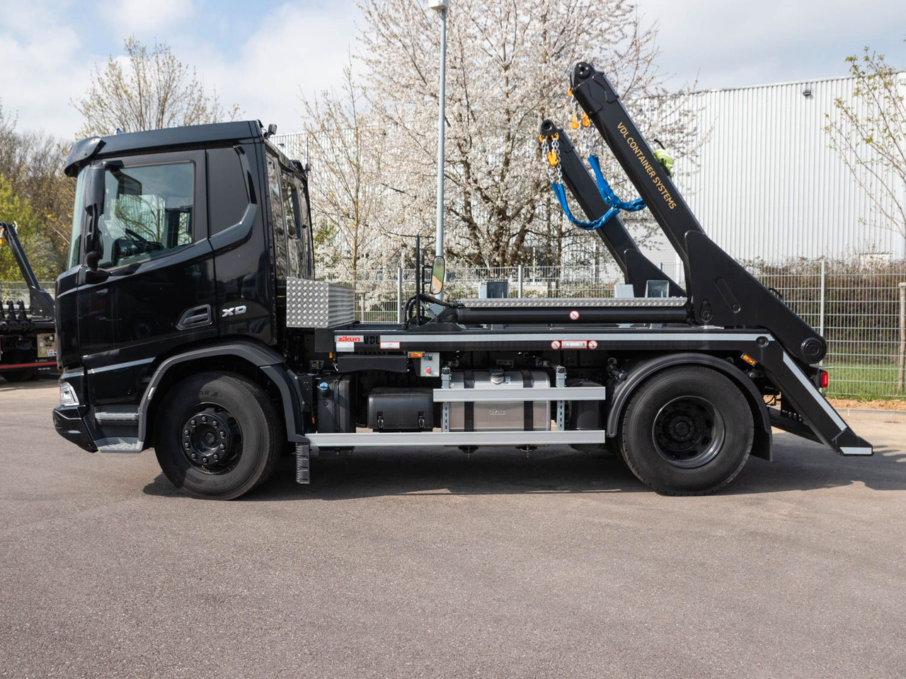 DAF FA XD 410 VDL Absetzkipper DAF FA XD 410 VDL Absetzkipper - Nöörtõstukiga veoauto: pilt 4 DAF FA XD 410 VDL Absetzkipper DAF FA XD 410 VDL Absetzkipper - Nöörtõstukiga veoauto: pilt 4