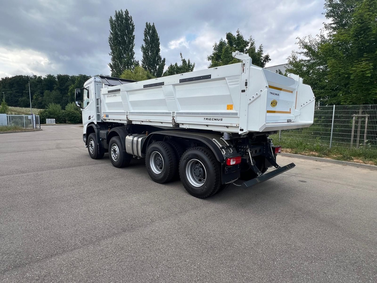 DAF FAD XDC 450 Dreiseitenkipper - Kallurauto: pilt 3 DAF FAD XDC 450 Dreiseitenkipper - Kallurauto: pilt 3