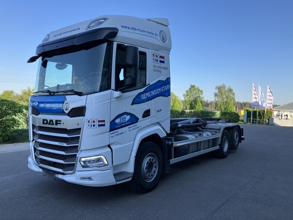 DAF FAN XF 480 mit VDL Abrollkipper DAF FAN XF 480 mit VDL Abrollkipper - Konkstõstukiga veoauto: pilt 1 DAF FAN XF 480 mit VDL Abrollkipper DAF FAN XF 480 mit VDL Abrollkipper - Konkstõstukiga veoauto: pilt 1