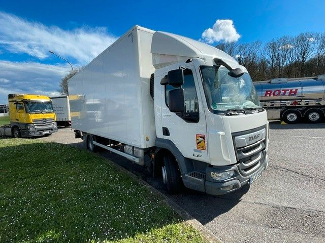DAF LF 260 FA 12t Koffer - Kasti veoauto: pilt 1 DAF LF 260 FA 12t Koffer - Kasti veoauto: pilt 1