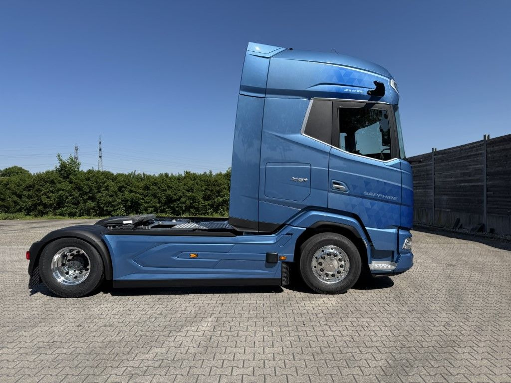 DAF FT XG 530 BLAU METALLIC Limited Edition - Sadulveok: pilt 4 DAF FT XG 530 BLAU METALLIC Limited Edition - Sadulveok: pilt 4