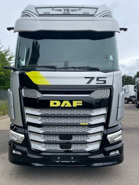 DAF XG+ 480 FT 75 Jahre DAF Edition "Limitiert" DAF XG+ 480 FT 75 Jahre DAF Edition - Sadulveok: pilt 4 DAF XG+ 480 FT 75 Jahre DAF Edition "Limitiert" DAF XG+ 480 FT 75 Jahre DAF Edition - Sadulveok: pilt 4