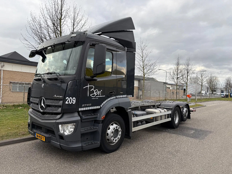 Mercedes-Benz Antos 2730 LL 2017 - Kabiinišassiiga veoauto: pilt 1 Mercedes-Benz Antos 2730 LL 2017 - Kabiinišassiiga veoauto: pilt 1