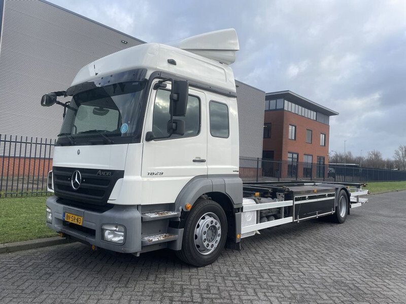 Mercedes-Benz Axor 1829 - Konteinerveduk/ Tõstukiga veoauto: pilt 1 Mercedes-Benz Axor 1829 - Konteinerveduk/ Tõstukiga veoauto: pilt 1