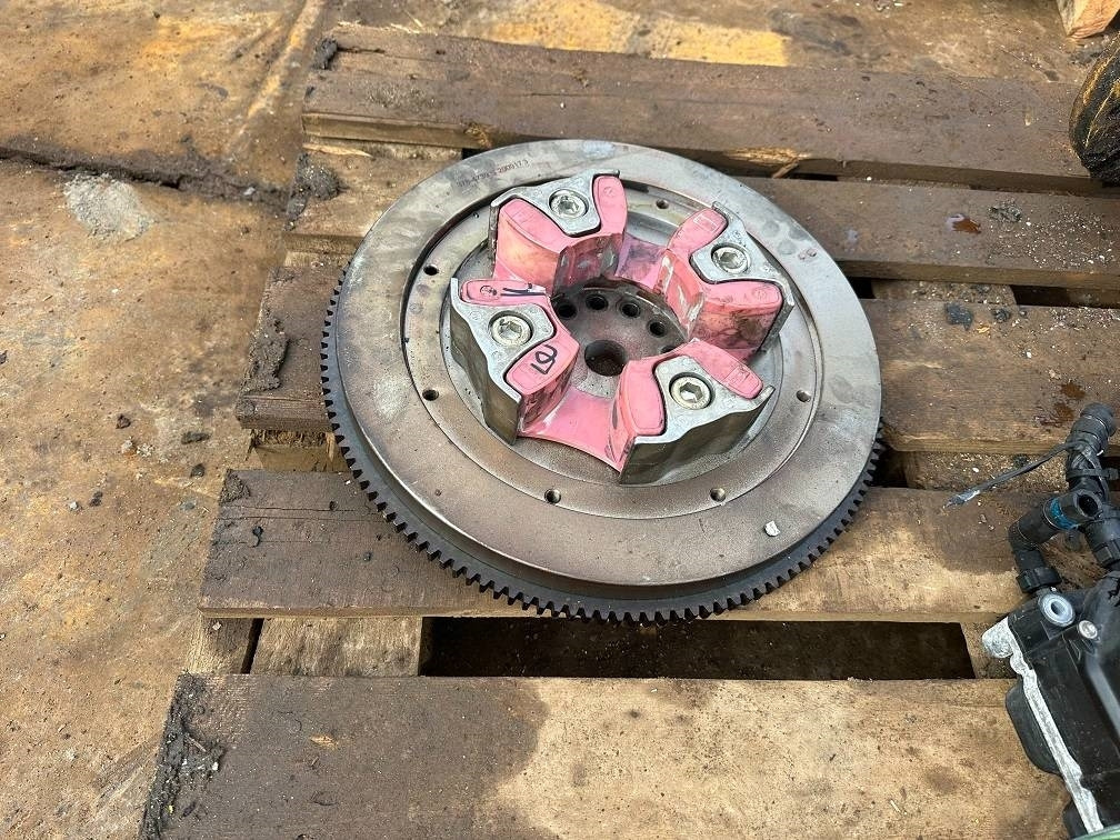 CAT 323 c7.1acert flywheel 378-4739 2009173 - Mootor - Ehitusmasinad: pilt 1 CAT 323 c7.1acert flywheel 378-4739 2009173 - Mootor - Ehitusmasinad: pilt 1