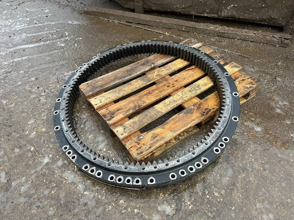 CAT 323 slew ring - Telg ja varuosad - Ehitusmasinad: pilt 2 CAT 323 slew ring - Telg ja varuosad - Ehitusmasinad: pilt 2
