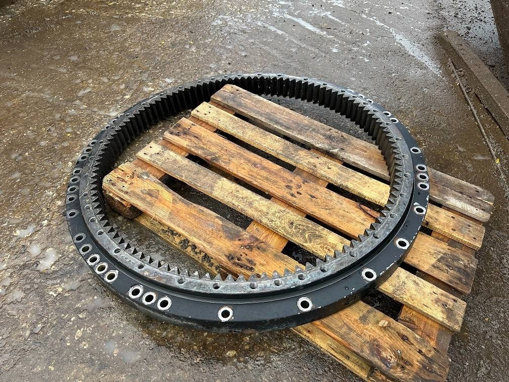 CAT 323 slew ring - Telg ja varuosad - Ehitusmasinad: pilt 1 CAT 323 slew ring - Telg ja varuosad - Ehitusmasinad: pilt 1