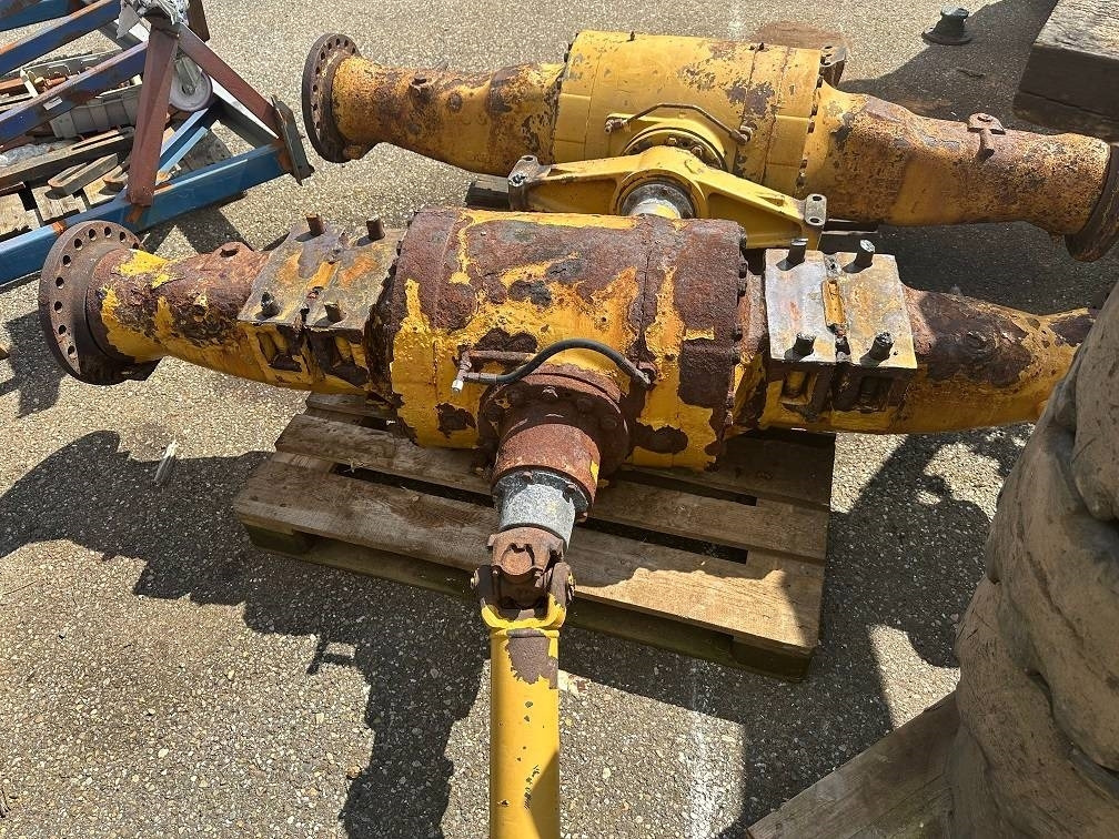 CAT 950 G front axel - Telg ja varuosad - Ehitusmasinad: pilt 1 CAT 950 G front axel - Telg ja varuosad - Ehitusmasinad: pilt 1