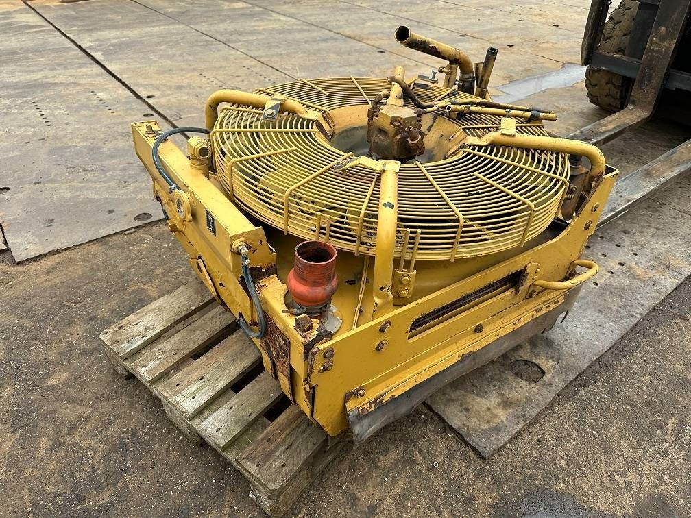 CAT 950g radiator - Radiaator - Ehitusmasinad: pilt 2 CAT 950g radiator - Radiaator - Ehitusmasinad: pilt 2