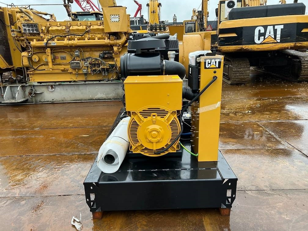 CAT DE 200 E3 200 kva 160kw 10 units availble UNUSED - Generaatorikomplekt: pilt 3 CAT DE 200 E3 200 kva 160kw 10 units availble UNUSED - Generaatorikomplekt: pilt 3