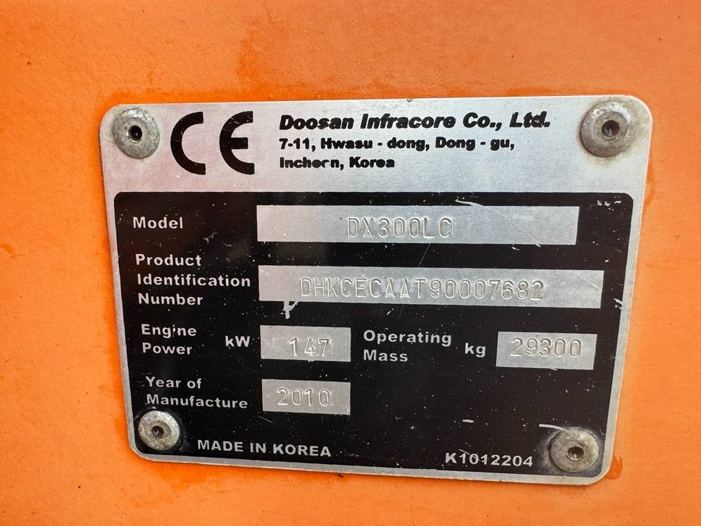 Ekskavaator Doosan DX 300 LC ( 4.690 original hours 18M long reach ): pilt 25