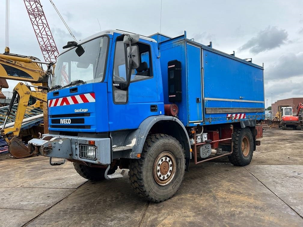 Iveco eurocargo 135E18 4x4 - Kasti veoauto: pilt 1 Iveco eurocargo 135E18 4x4 - Kasti veoauto: pilt 1