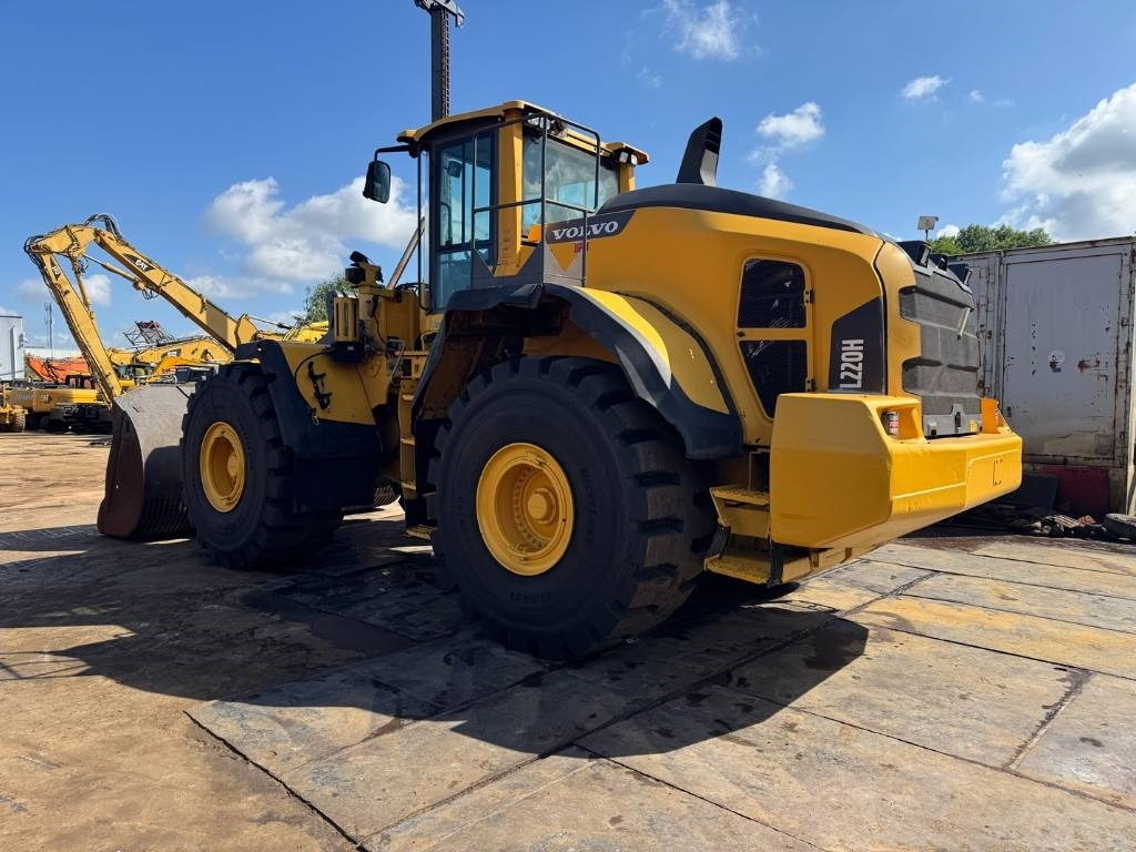 Volvo L 220 H ( WITH NEW TYRES ) - Rataslaadur: pilt 3 Volvo L 220 H ( WITH NEW TYRES ) - Rataslaadur: pilt 3