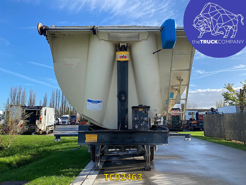 Benalu - Kallur-poolhaagis: pilt 2 Benalu - Kallur-poolhaagis: pilt 2