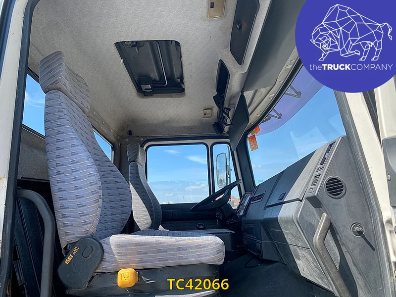 MAN F 2000 19.272 - Konteinerveduk/ Tõstukiga veoauto: pilt 3 MAN F 2000 19.272 - Konteinerveduk/ Tõstukiga veoauto: pilt 3