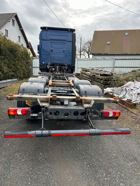 Mercedes-Benz 2548 - Konteinerveduk/ Tõstukiga veoauto: pilt 4 Mercedes-Benz 2548 - Konteinerveduk/ Tõstukiga veoauto: pilt 4