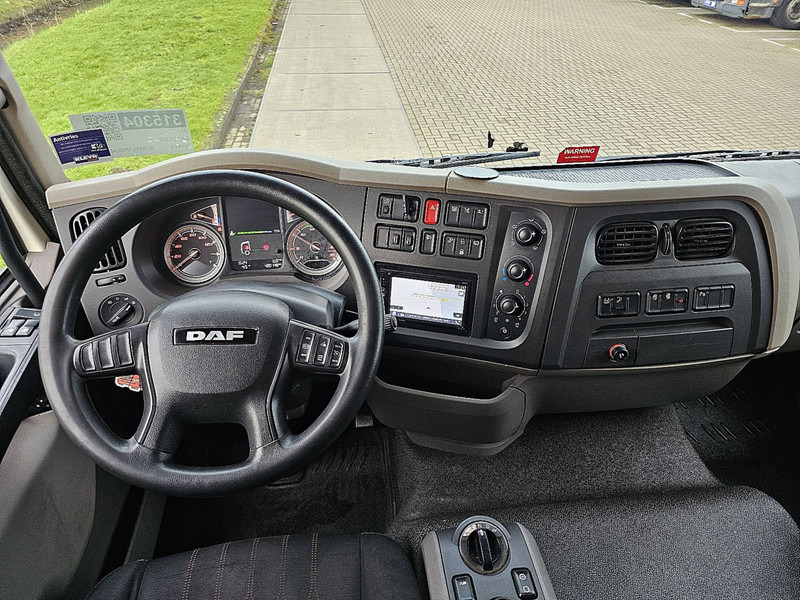 Interior photo 1: Kasti veoauto DAF LF 260 16T BED LIFT DOORS