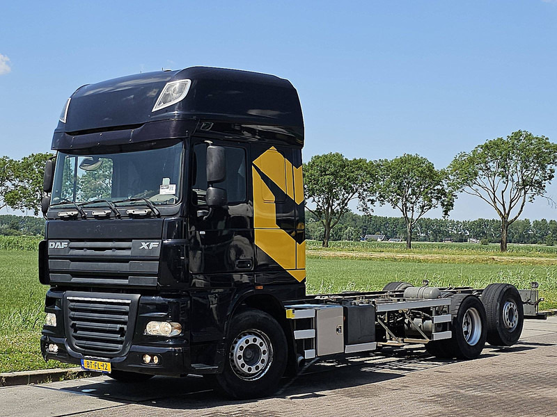 DAF XF 105.460 SSC 6X2 FAS MANUAL - Kabiinišassiiga veoauto: pilt 2 DAF XF 105.460 SSC 6X2 FAS MANUAL - Kabiinišassiiga veoauto: pilt 2