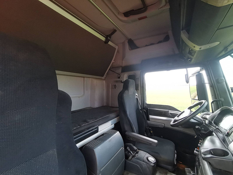 Interior photo 2: Kallurauto MAN 35.480 TGS 8X4 BL MEILLER STEEL