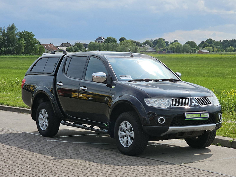 Mitsubishi L200 2.5 clima 4X4 RHD - Pikap: pilt 5 Mitsubishi L200 2.5 clima 4X4 RHD - Pikap: pilt 5