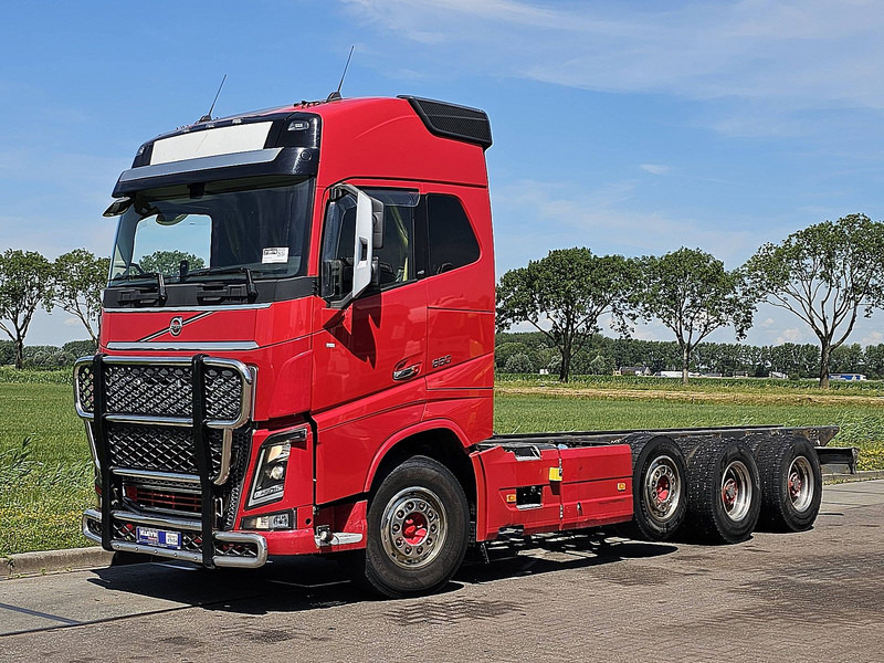 Volvo FH 650 8X4 RETARDER - Kabiinišassiiga veoauto: pilt 2 Volvo FH 650 8X4 RETARDER - Kabiinišassiiga veoauto: pilt 2
