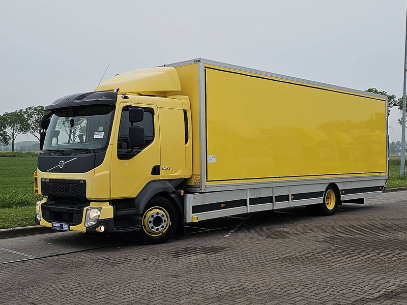 Volvo FL 250.12 TAILLIFT AIRCO DOORS - Kasti veoauto: pilt 2 Volvo FL 250.12 TAILLIFT AIRCO DOORS - Kasti veoauto: pilt 2
