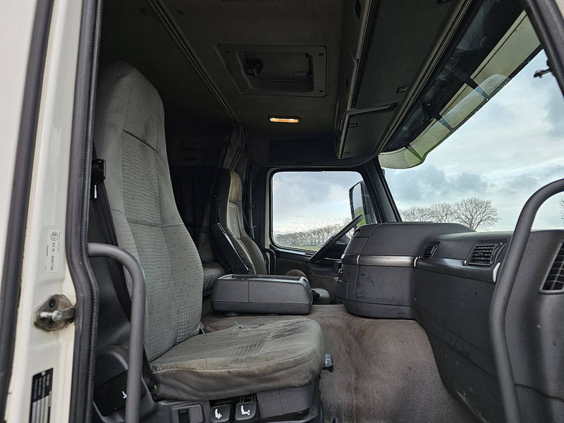 Interior photo 1: Veoauto - kaablisüsteem Volvo FM 12.380 6X2 BOOGIE  NL-TRUCK