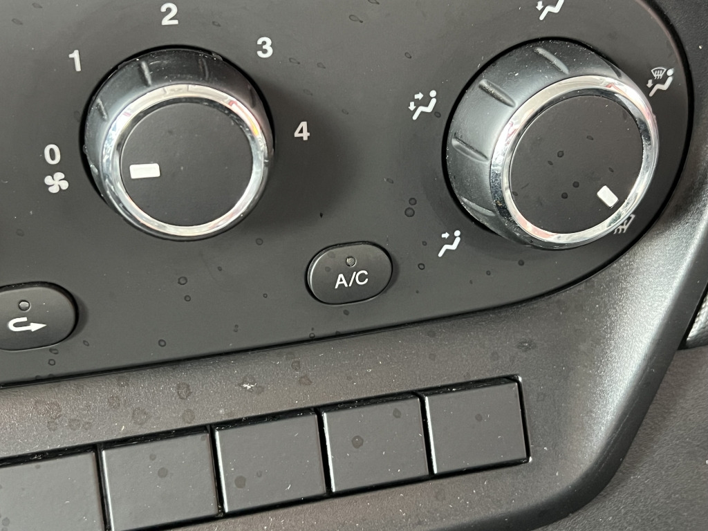 Iveco Daily 35S14 MAXI 4,35m Portaltüren Klima Kamera - Tarbesõiduk furgoon: pilt 2 Iveco Daily 35S14 MAXI 4,35m Portaltüren Klima Kamera - Tarbesõiduk furgoon: pilt 2