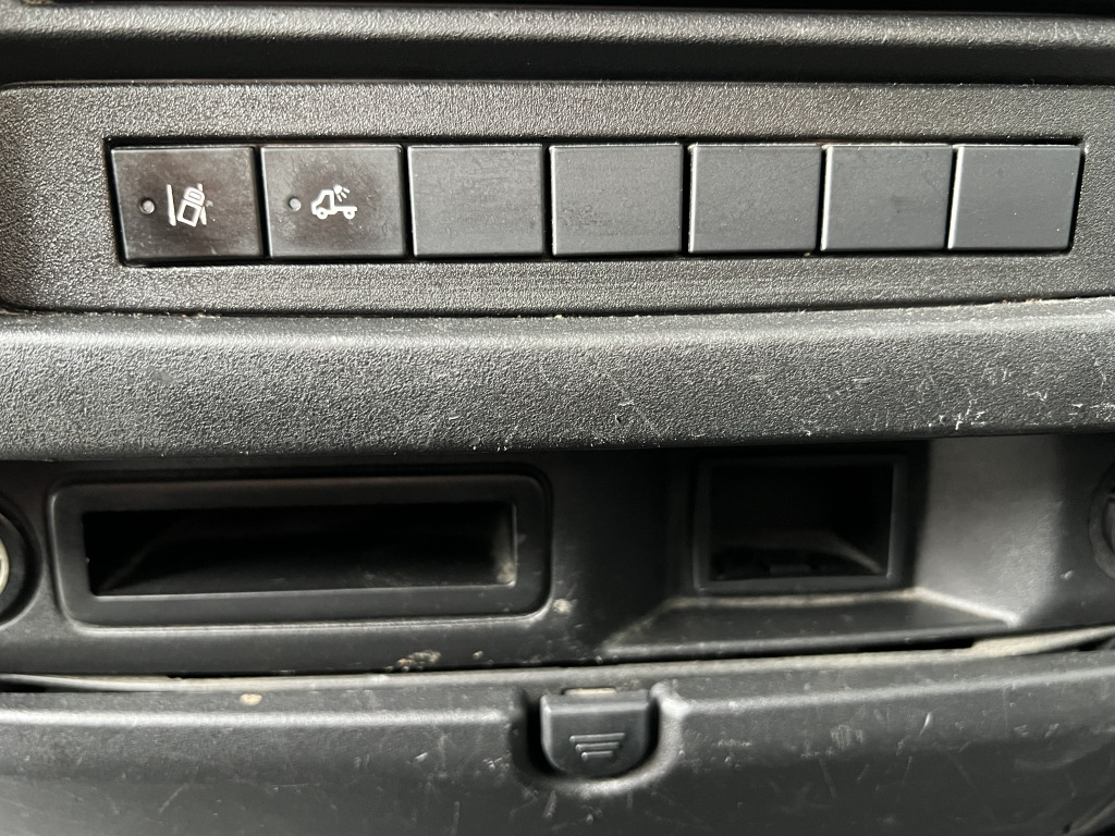 Iveco Daily 70C18 72C18 Klimaaut. ThermoKing V-600 MAX - Tarbesõiduk külmik: pilt 2 Iveco Daily 70C18 72C18 Klimaaut. ThermoKing V-600 MAX - Tarbesõiduk külmik: pilt 2