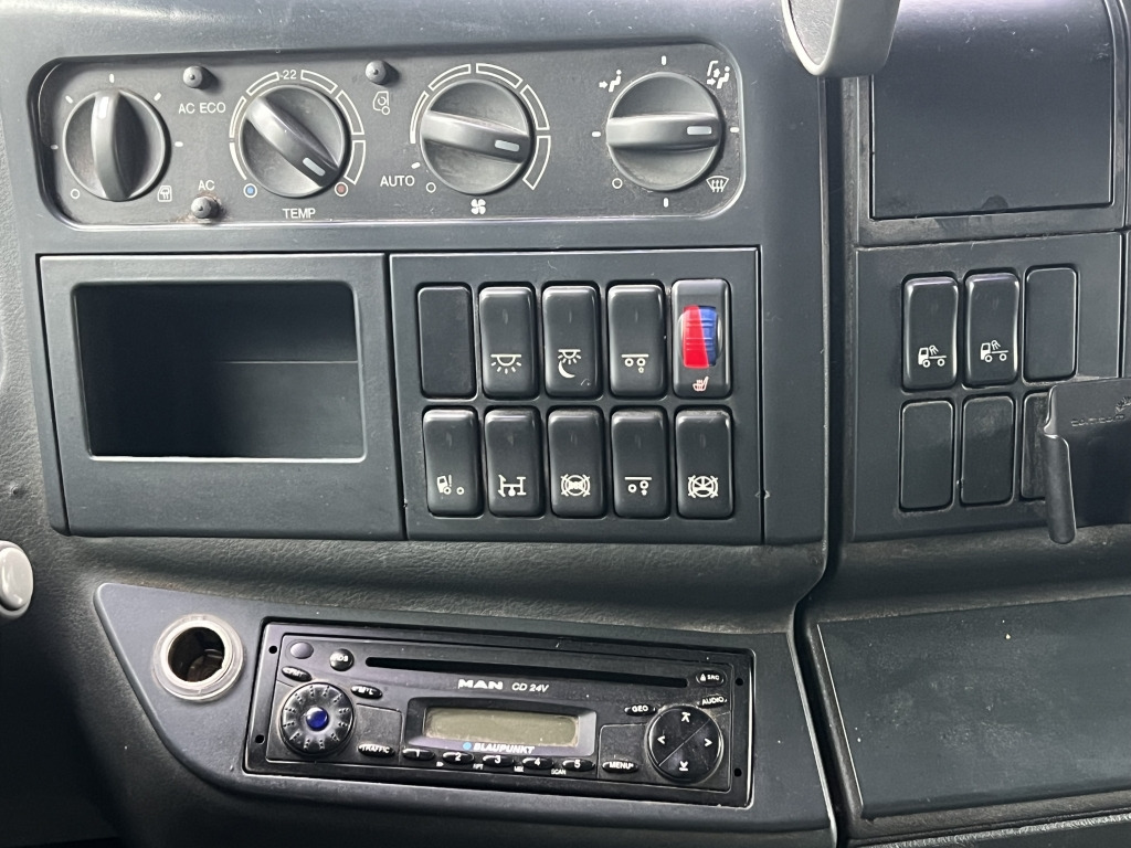 MAN TGA 26.440 6x2 LL Retarder Kran Palfinger 20002 - Tent veoauto, Kraanaga veoauto: pilt 2 MAN TGA 26.440 6x2 LL Retarder Kran Palfinger 20002 - Tent veoauto, Kraanaga veoauto: pilt 2