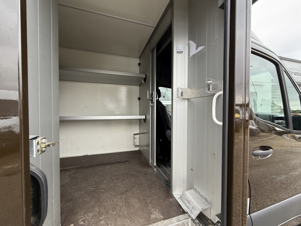 Mercedes-Benz Sprinter 315 CDI Klima Kamera UPS-Integralkoffer - Tarbesõiduk furgoon: pilt 5 Mercedes-Benz Sprinter 315 CDI Klima Kamera UPS-Integralkoffer - Tarbesõiduk furgoon: pilt 5