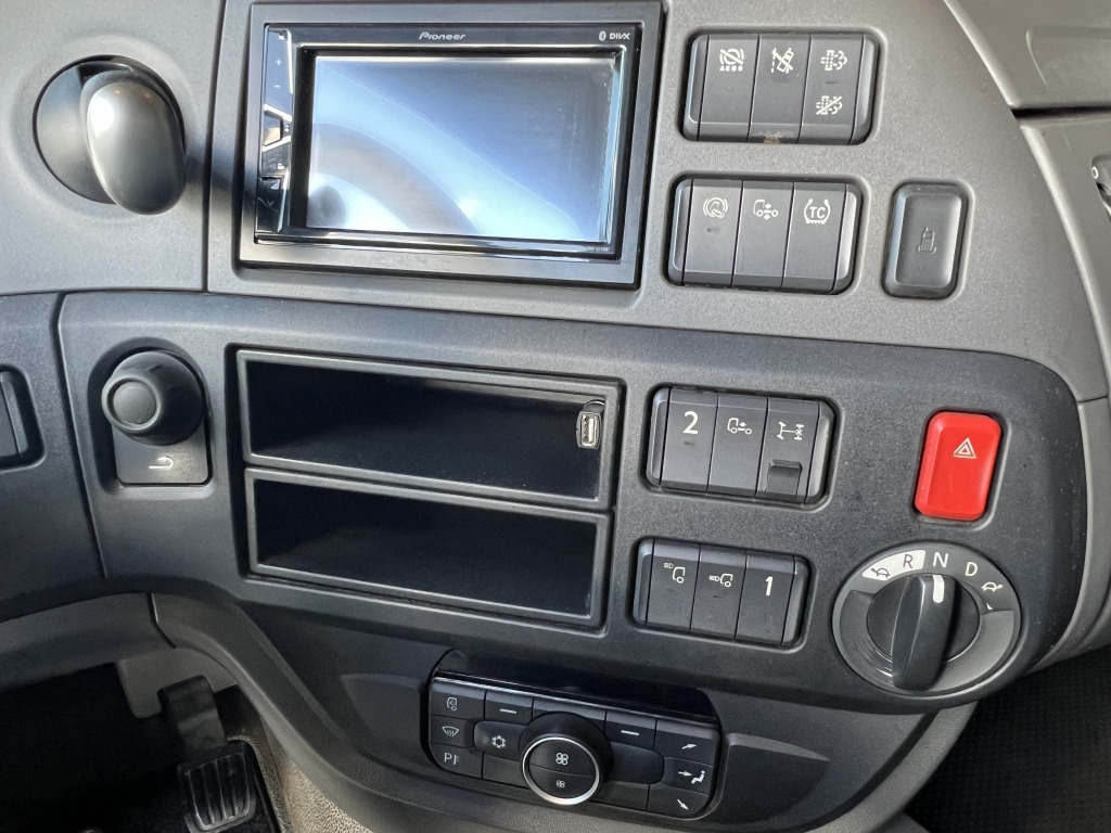 Daf XF 530 SuperSpaceCab Klima+Standklima Retarder - Sadulveok: pilt 2 Daf XF 530 SuperSpaceCab Klima+Standklima Retarder - Sadulveok: pilt 2