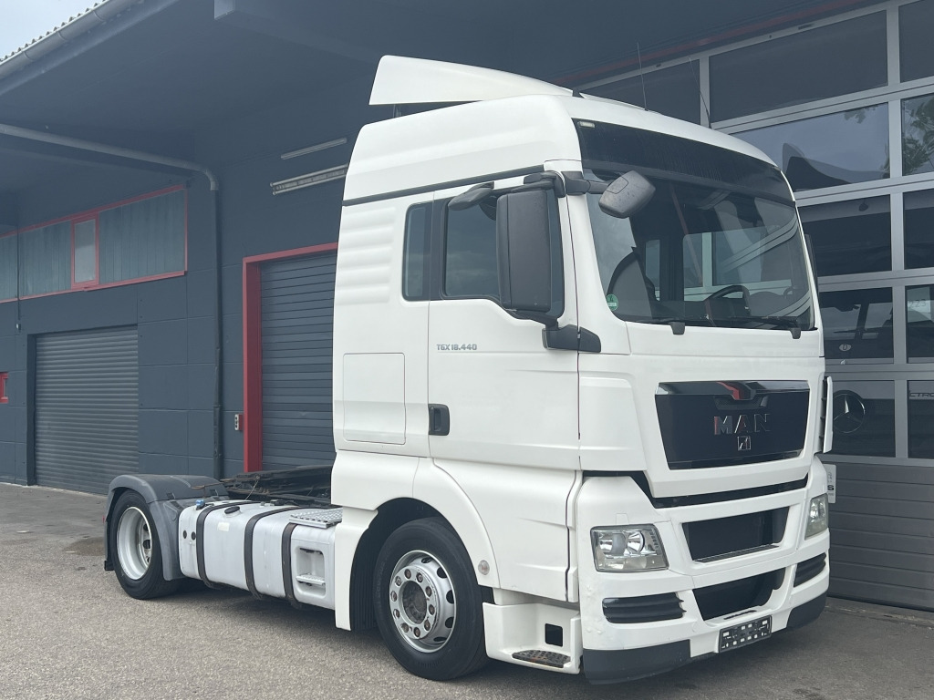 MAN TGX 18.440 EEV Klimaautomatik Motorbremse 2xBett - Sadulveok: pilt 1 MAN TGX 18.440 EEV Klimaautomatik Motorbremse 2xBett - Sadulveok: pilt 1