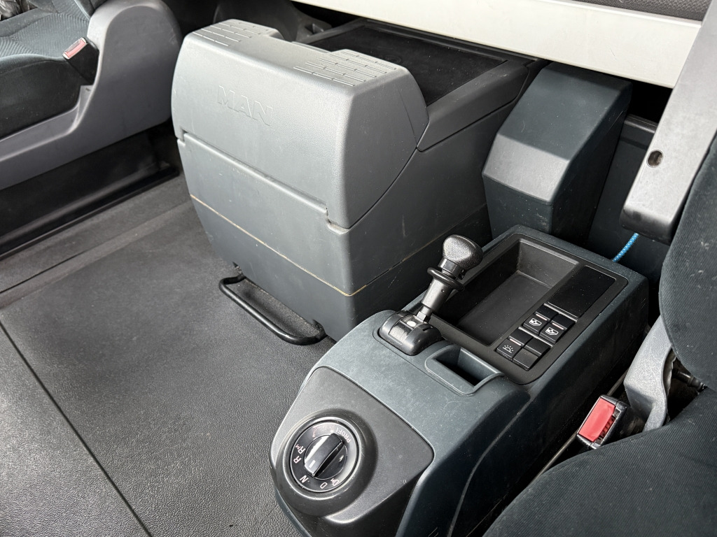 MAN TGX 18.440 XLX MEGA Klimaauto Motorbremse 2xTank - Sadulveok: pilt 4 MAN TGX 18.440 XLX MEGA Klimaauto Motorbremse 2xTank - Sadulveok: pilt 4