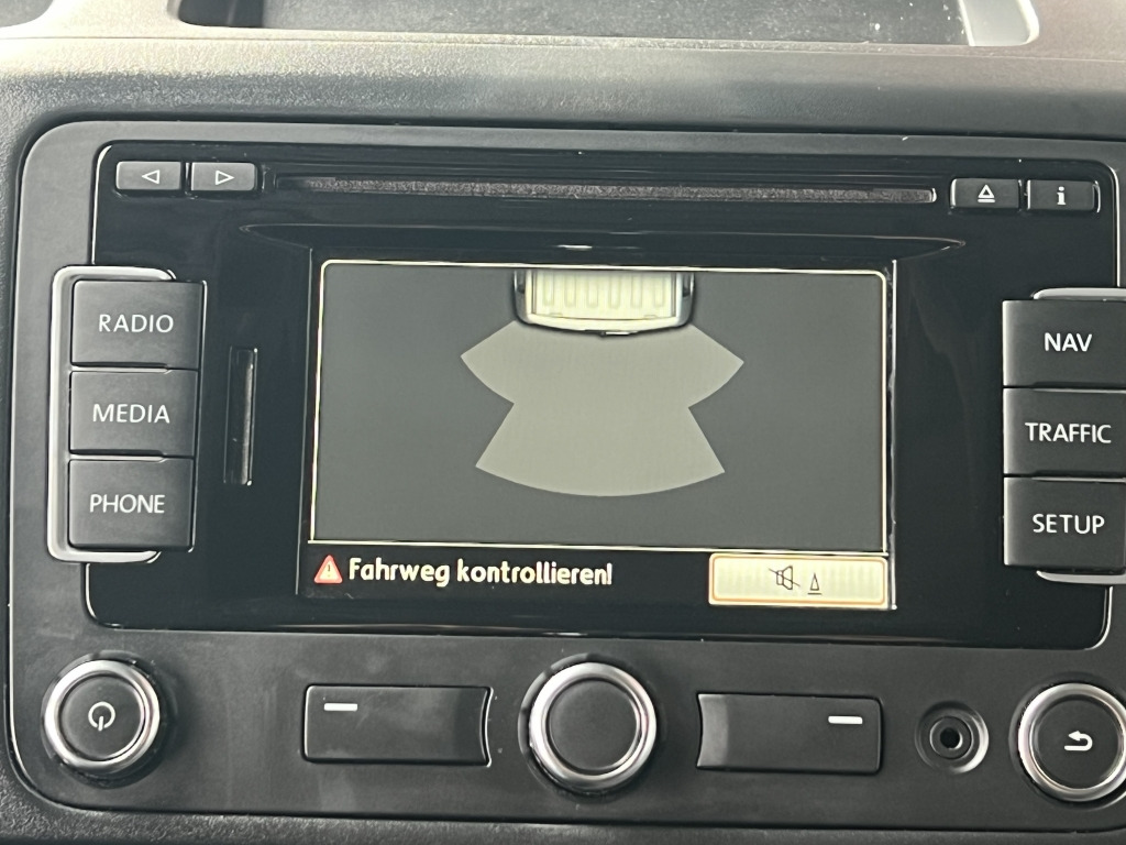 VW T5 Kombi 2,0 TDI BlueMotion Klima 9-Sitzer - Auto: pilt 4 VW T5 Kombi 2,0 TDI BlueMotion Klima 9-Sitzer - Auto: pilt 4