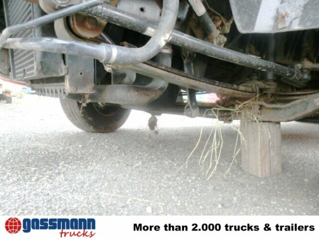 MAN L33 8.180 C 4x2, Unfallfahrzeug mit - Kasti veoauto: pilt 3 MAN L33 8.180 C 4x2, Unfallfahrzeug mit - Kasti veoauto: pilt 3