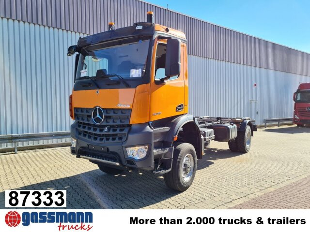 Mercedes-Benz Arocs 2033 A 4x4, Grounder, Motorabtrieb - Kabiinišassiiga veoauto: pilt 1 Mercedes-Benz Arocs 2033 A 4x4, Grounder, Motorabtrieb - Kabiinišassiiga veoauto: pilt 1