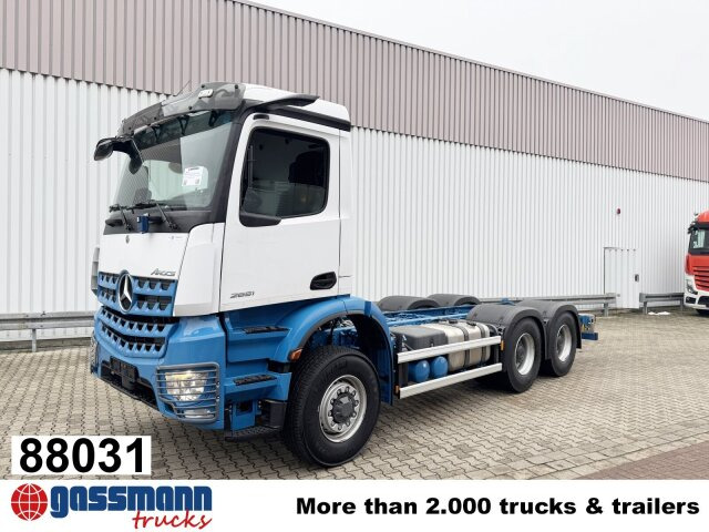 Mercedes-Benz Arocs 2651 L 6x6, HydroDrive, MirrorCam, - Kabiinišassiiga veoauto: pilt 1 Mercedes-Benz Arocs 2651 L 6x6, HydroDrive, MirrorCam, - Kabiinišassiiga veoauto: pilt 1