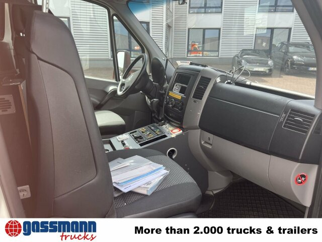 Mercedes-Benz Sprinter 516 CDI 4x2, Rettungswagen, Bi-Xenon - Kaubik: pilt 5 Mercedes-Benz Sprinter 516 CDI 4x2, Rettungswagen, Bi-Xenon - Kaubik: pilt 5