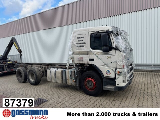 Volvo FM 380 6x4 R mit Brandschaden - Kallurauto: pilt 1 Volvo FM 380 6x4 R mit Brandschaden - Kallurauto: pilt 1