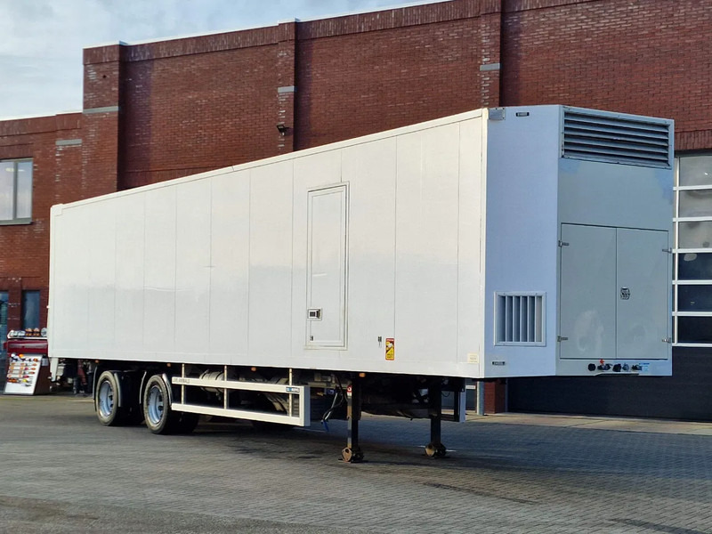 GS Meppel Ravenhorst - Chicken Transport - Frigo/Conditioned - Loadlift -Steering axle - Loomaveo poolhaagis: pilt 1 GS Meppel Ravenhorst - Chicken Transport - Frigo/Conditioned - Loadlift -Steering axle - Loomaveo poolhaagis: pilt 1