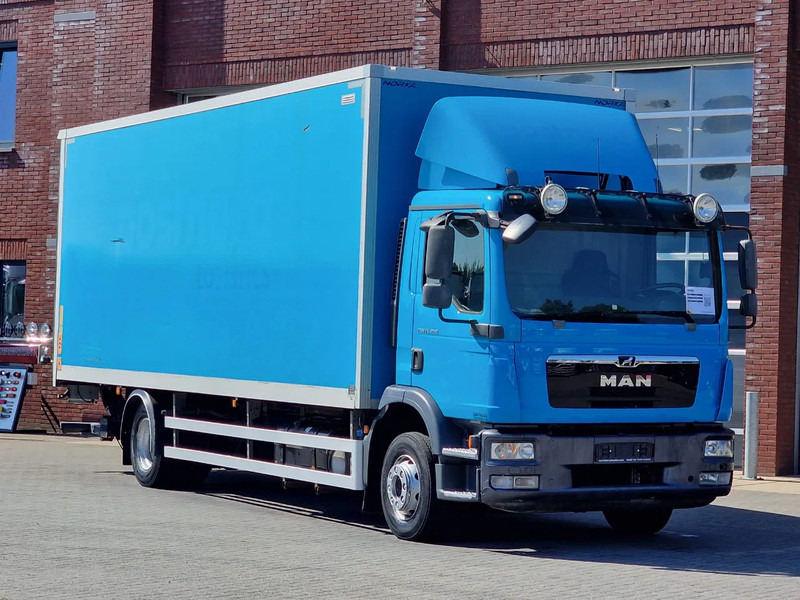 MAN TGM 15.250 4x2 - Box truck with sidedoors - Loadlift - Euro 5 - Automatic - Camera - Kasti veoauto: pilt 1 MAN TGM 15.250 4x2 - Box truck with sidedoors - Loadlift - Euro 5 - Automatic - Camera - Kasti veoauto: pilt 1