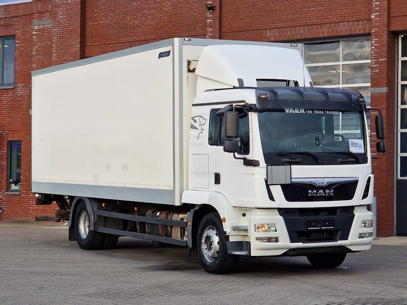 MAN TGM 18.340 4x2 - Sleepercab - Box with sidedoors - Loadlift - Full air - Euro 6 - Automatic - Kasti veoauto: pilt 1 MAN TGM 18.340 4x2 - Sleepercab - Box with sidedoors - Loadlift - Full air - Euro 6 - Automatic - Kasti veoauto: pilt 1