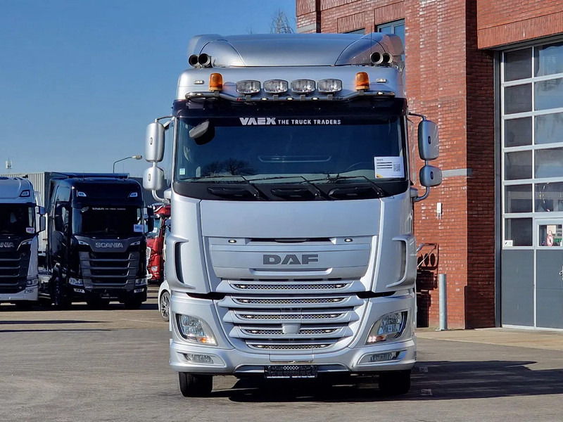 DAF XF 440 SpaceCab 4x2 - Full spoiler - Alloy wheels - Air horn - Light bar - Sadulveok: pilt 2 DAF XF 440 SpaceCab 4x2 - Full spoiler - Alloy wheels - Air horn - Light bar - Sadulveok: pilt 2