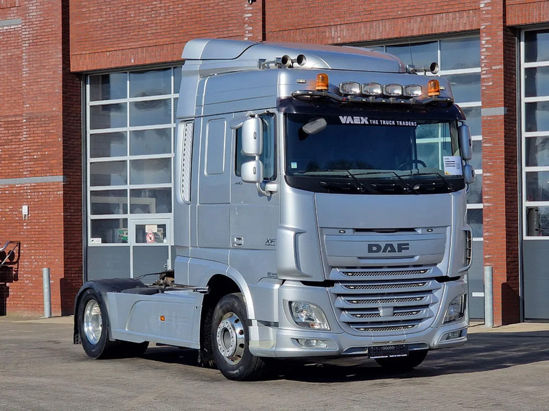 DAF XF 440 SpaceCab 4x2 - Full spoiler - Alloy wheels - Air horn - Light bar - Sadulveok: pilt 1 DAF XF 440 SpaceCab 4x2 - Full spoiler - Alloy wheels - Air horn - Light bar - Sadulveok: pilt 1