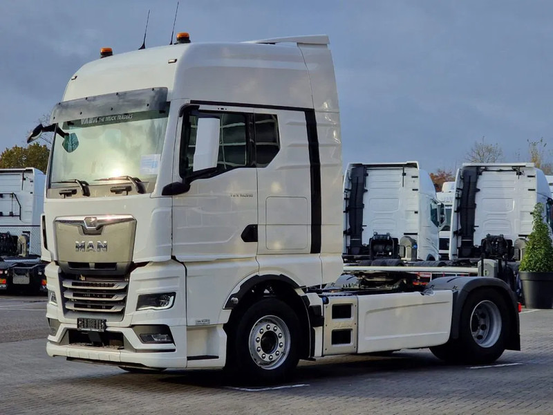 MAN TGX 18.540 GX - New - Retarder - Night clima - Alcoa - Multiple units - NEW - Sadulveok: pilt 3 MAN TGX 18.540 GX - New - Retarder - Night clima - Alcoa - Multiple units - NEW - Sadulveok: pilt 3