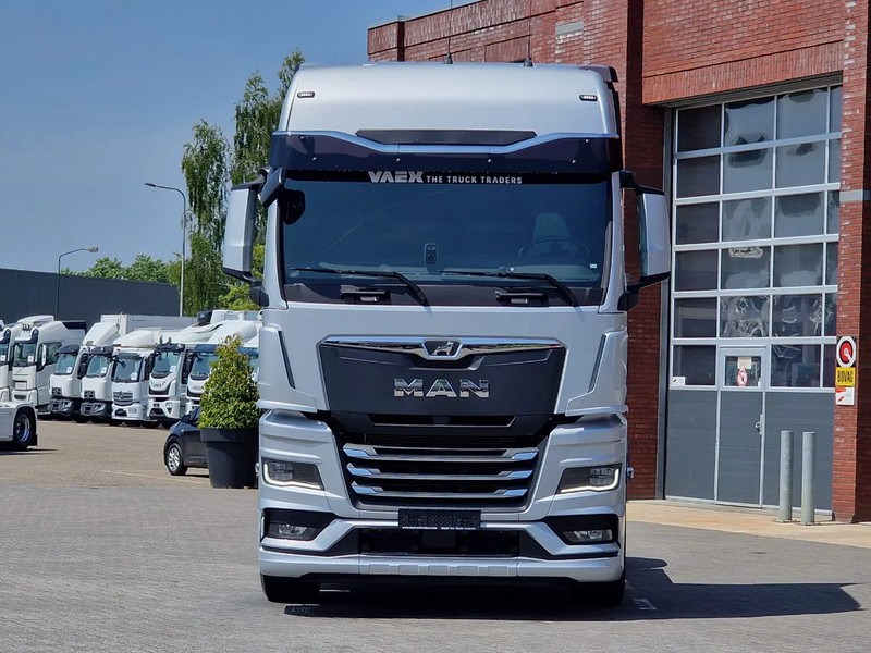 MAN TGX 18.540 GX - New - Retarder - Night clima - Alcoa - Show truck - Ledbar - - Sadulveok: pilt 2 MAN TGX 18.540 GX - New - Retarder - Night clima - Alcoa - Show truck - Ledbar - - Sadulveok: pilt 2